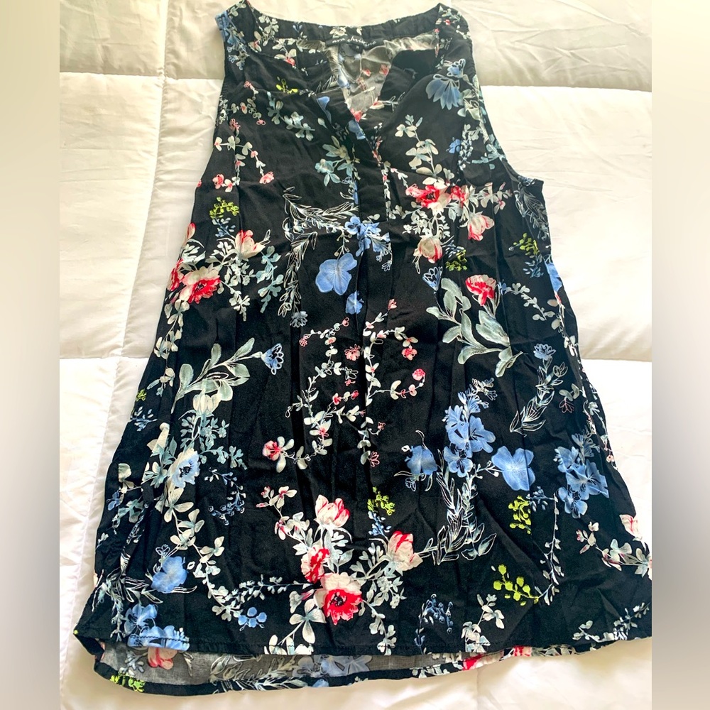 Black Floral Pattern Sleeveless Blouse
